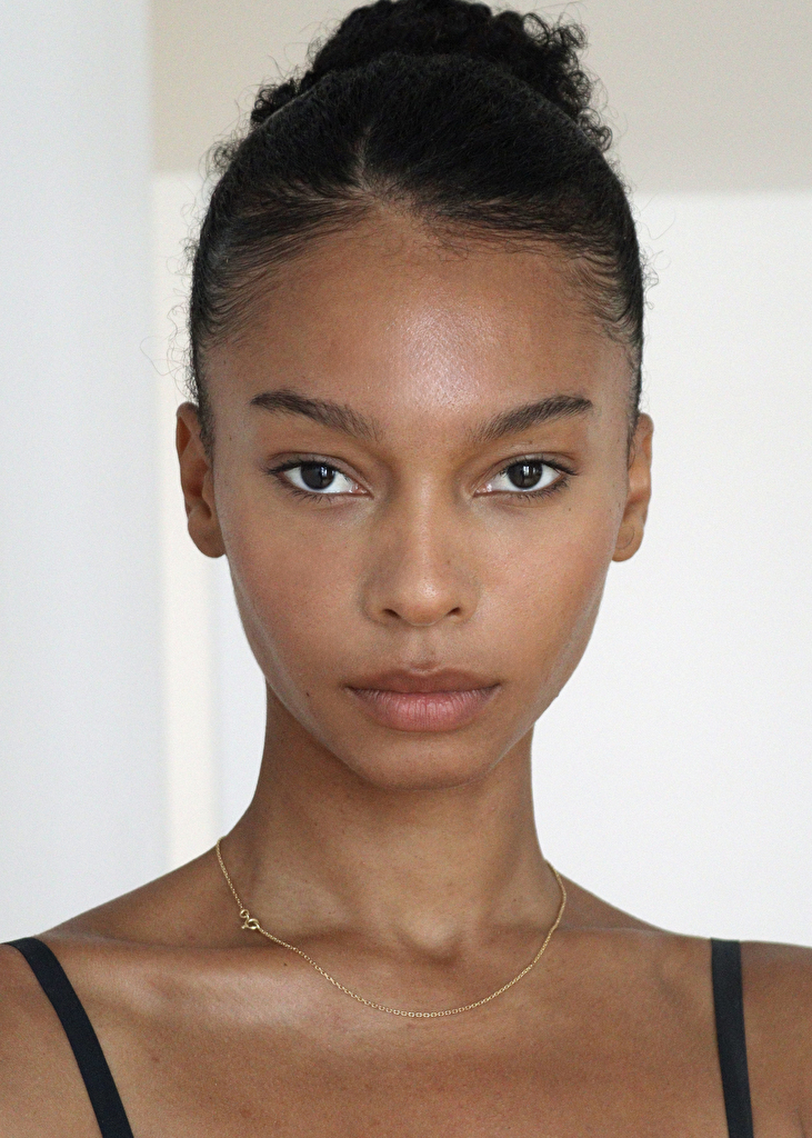 ZOÉ | Select Paris | Select Model Management