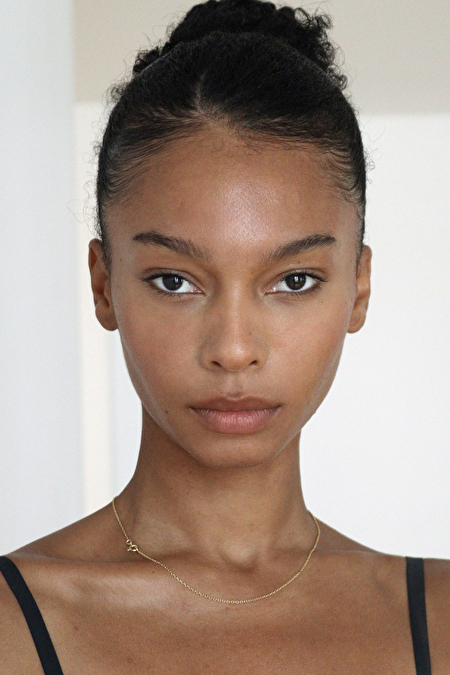 ZOÉ | Talent | Select Milano | Select Model Management